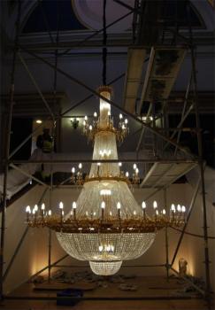 Lustre cristal monumental - Effet de feuille d'or